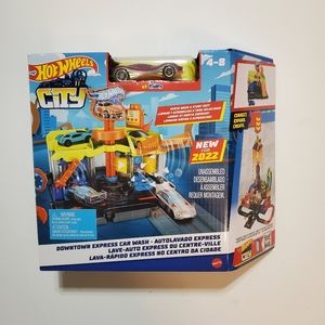 Hot Wheels City Downtown Express Car Wash Playset